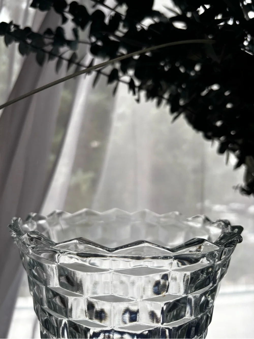Highly Collectible Vintage Whitehall Cubist Clear Glass Flared Flower Vase -10”